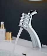 AquaFalls Solo – Waterval Wastafelkraan in Massief Messing