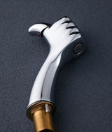 AquaFalls Solo – Waterval Wastafelkraan in Massief Messing