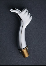 AquaFalls Solo – Waterval Wastafelkraan in Massief Messing