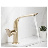 AquaLux Wastafelkraan – Draaibare Luxe Koud-Warm Kraan met Messing Behuizing