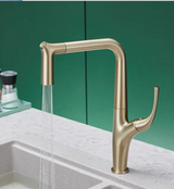 AquaLuxe – Luxe Uittrekbare Keukenmengkraan in Geborsteld Goud & Zwart