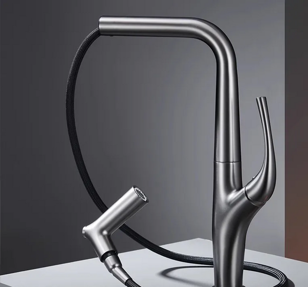 AquaLuxe – Luxe Uittrekbare Keukenmengkraan in Geborsteld Goud & Zwart