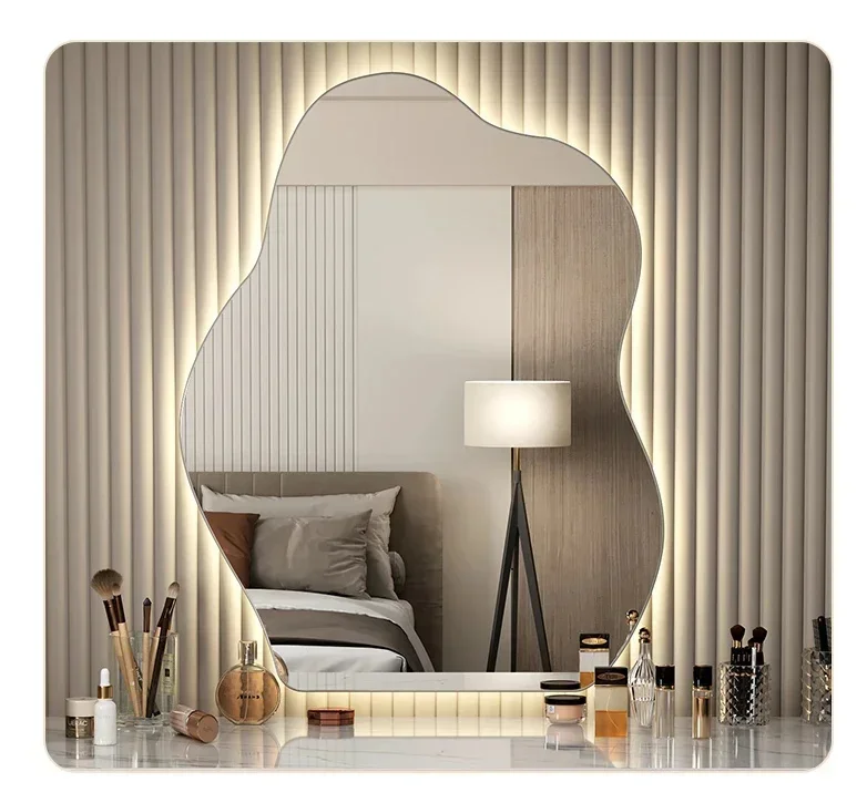 NordiGlow Onregelmatige LED-Spiegel – Scandinavisch Design