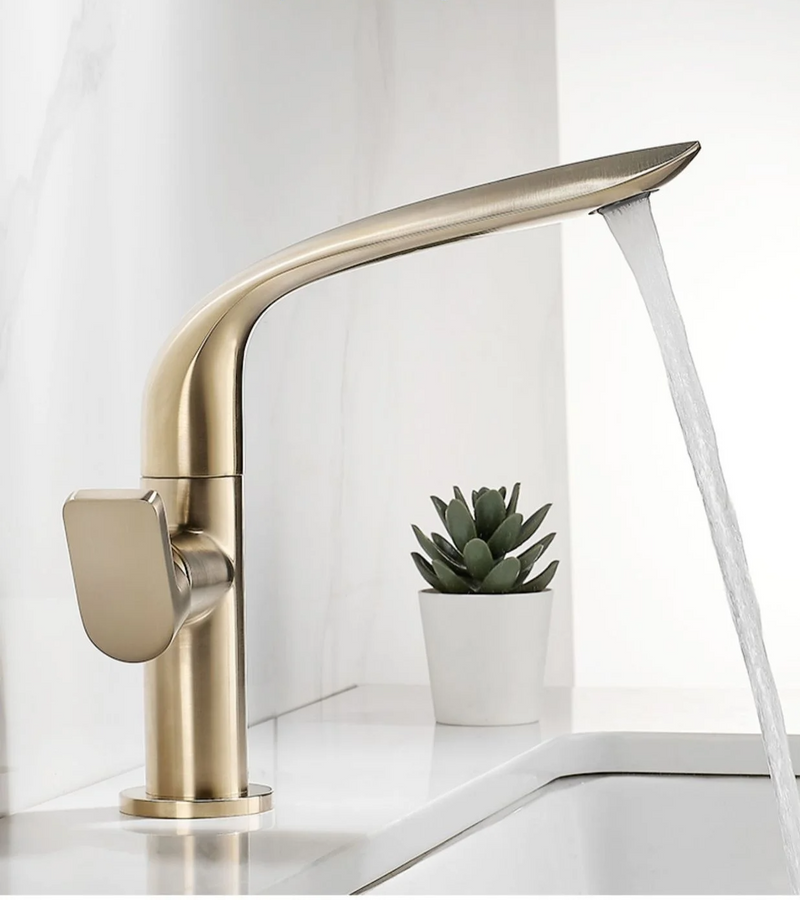 AquaLux Wastafelkraan – Draaibare Luxe Koud-Warm Kraan met Messing Behuizing