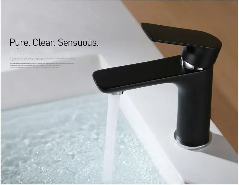 Amora Wastafelkraan – Stijlvolle Koud/Warm Waterkraan met Messing Behuizing