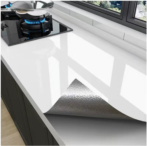 MarbleShield – Luxe Zelfklevende Marmerfolie voor Keuken & Meubels