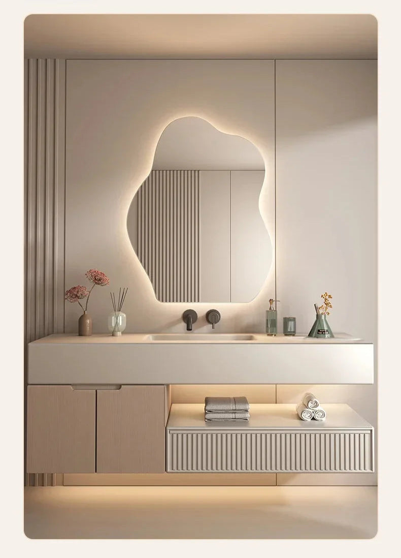 NordiGlow Onregelmatige LED-Spiegel – Scandinavisch Design