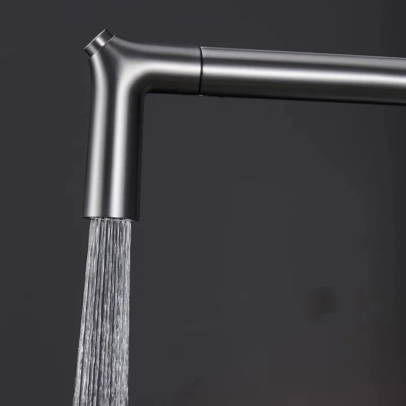 AquaLuxe – Luxe Uittrekbare Keukenmengkraan in Geborsteld Goud & Zwart