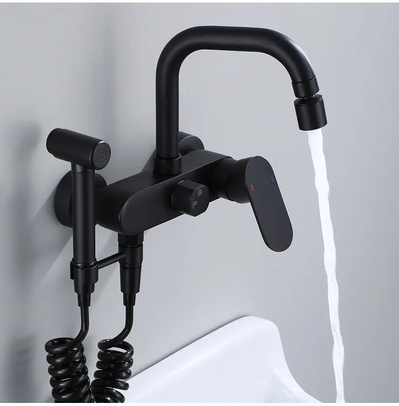 AquaJet Zwart Messing Wandkraan met Zijspuit