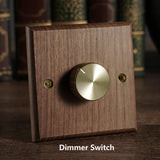 RetroLux Zwart Walnoot 1–4 Gang Wandschakelaar met Messing Toggle