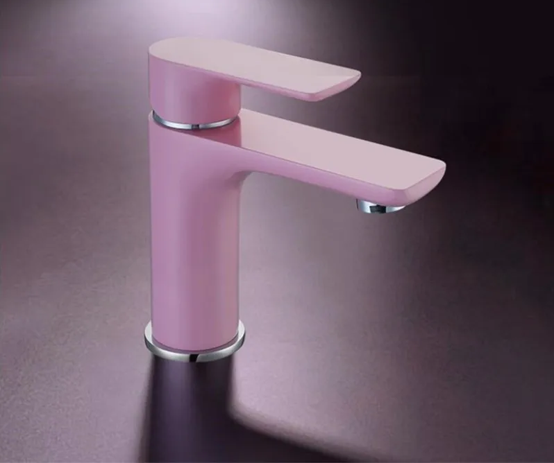 Amora Wastafelkraan – Stijlvolle Koud/Warm Waterkraan met Messing Behuizing