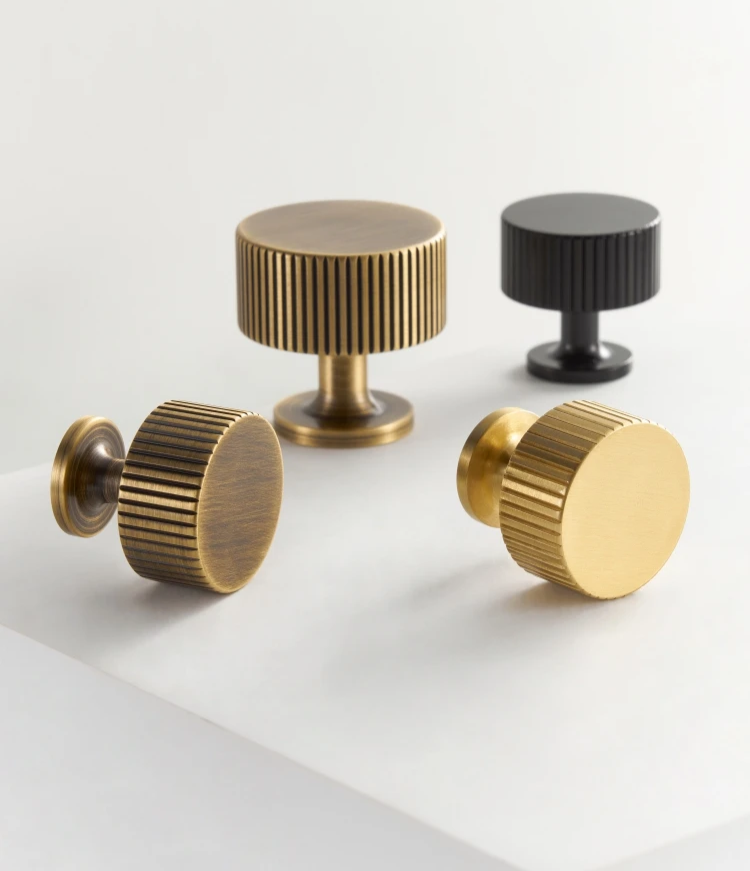 Nurlin Massief Messing Kastknoppen