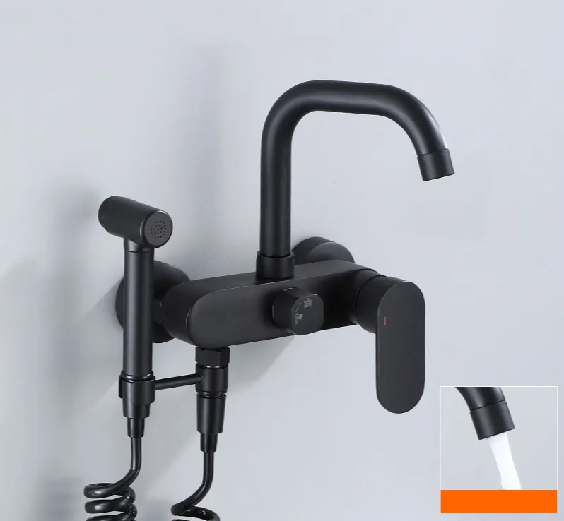 AquaJet Zwart Messing Wandkraan met Zijspuit